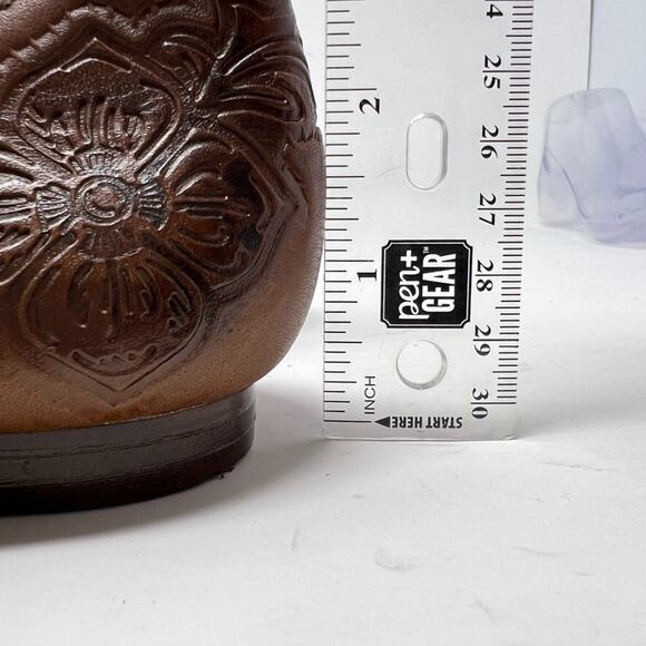 BORN Leather Floral Embossed Slip On Flats Round Toe Ballet Flats Soft Brown 8.5 - Picture 11 of 11